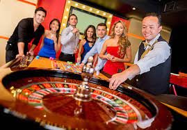 Studio Live Baccarat petik4d dengan dealer langsung dan tampilan kartu real-time